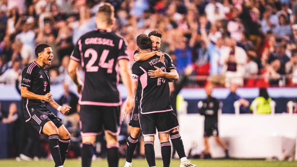 Los jugadores de Inter Miami celebran el gol de Lionel Messi ante Sporting Kansas City