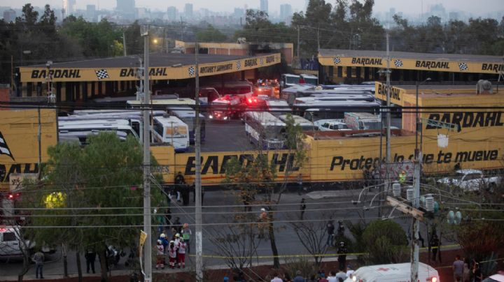 Revelan causa del desplome de helicóptero en el patio de un taller mecánico en CDMX