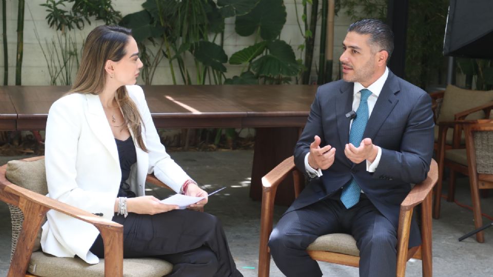 Paulina Flores, candidata de Morena a la alcaldía de San Pedro y Omar García Harfuch, exsecretario de Seguridad Ciudadana de la Ciudad de México.