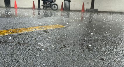 Cae fuerte lluvia con granizo en Monterrey