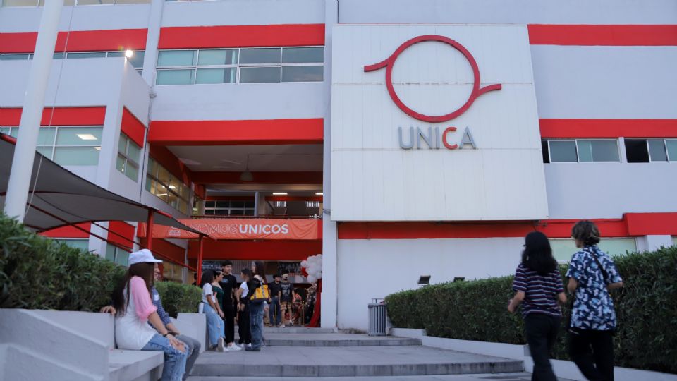 Universidad Unica en su 25 aniversario.