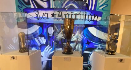 Llegan trofeos de Rayados y Tigres a exposición “El Fútbol como Pretexto”