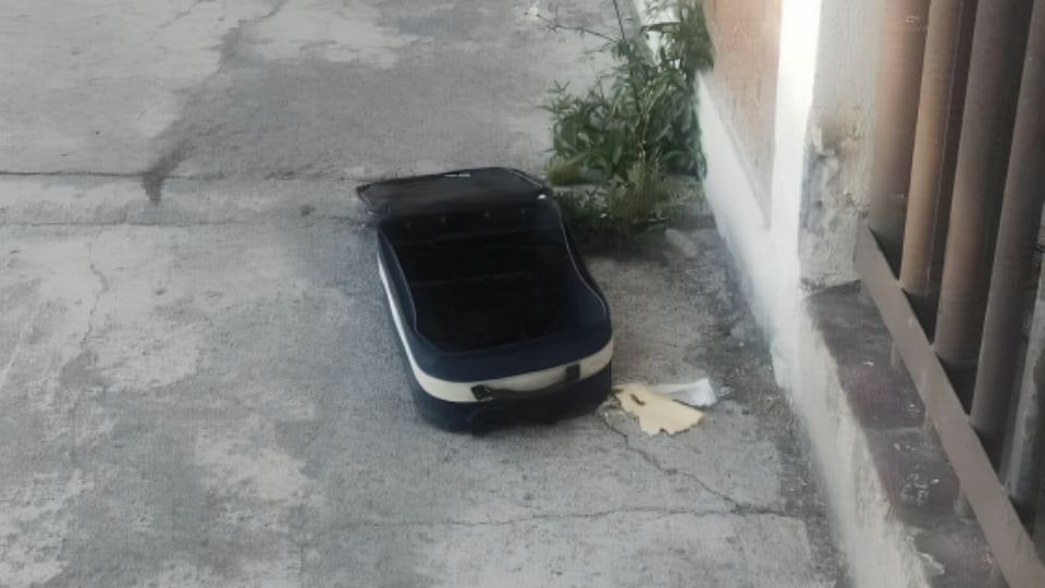 Maleta donde menor fue abandonado vivo en una calle de Puebla