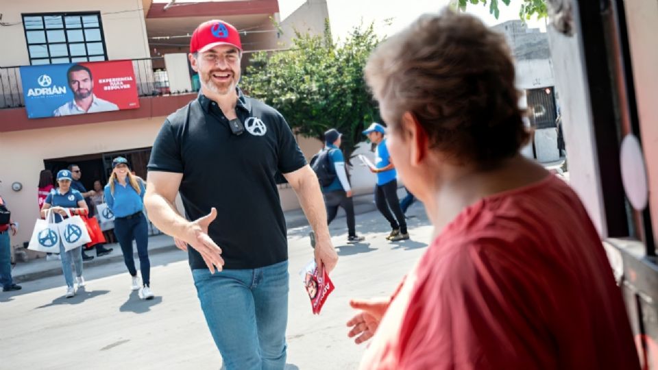 Adrián de la Garza, candidato de la alianza 'Fuerza y corazón por Nuevo León'.