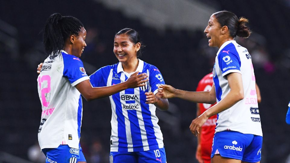 Rayadas cumplió en casa, sin apretar el acelerador, para vender 1-0 a Toluca Femenil y alcanzar momentáneamente el liderato de la Liga MX Femenil.