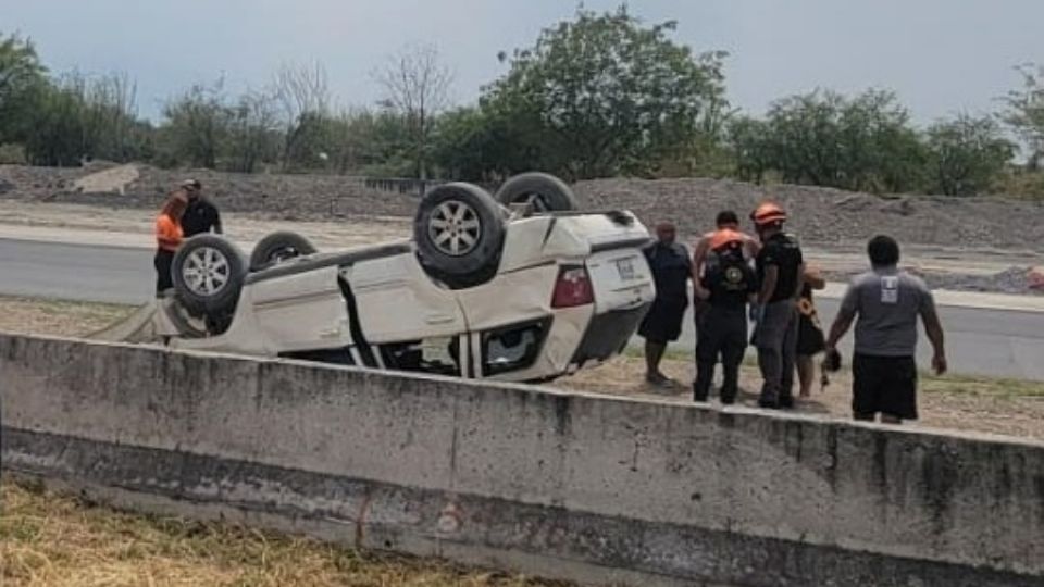 Volcadura en Apodaca