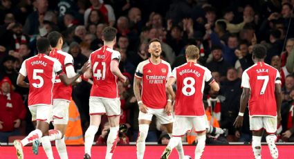 Arsenal destroza al Chelsea y toma el liderato de la Premier League