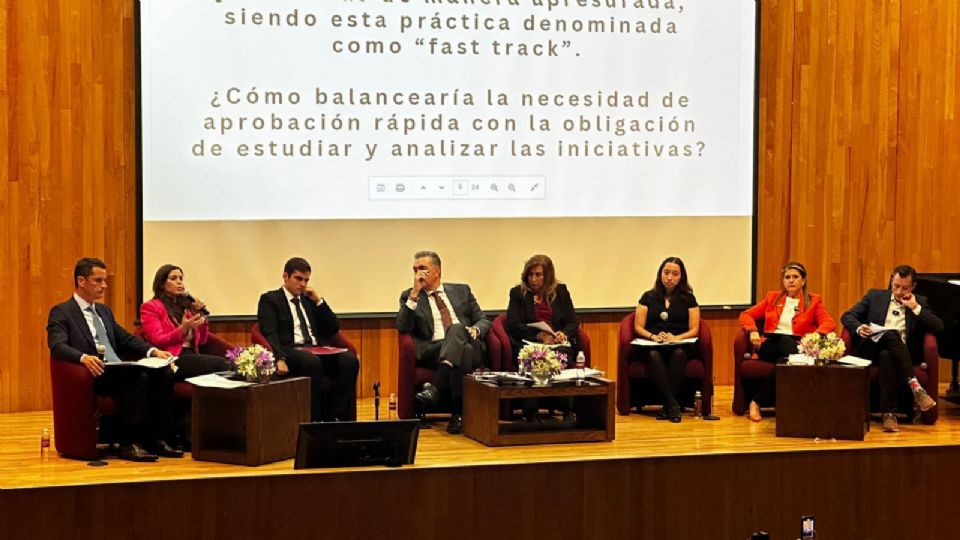 Debate de candidatos locales al Senado de la República.