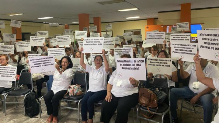 Jubilados del IMSS en NL exigen que se les entregue el dinero de su afore