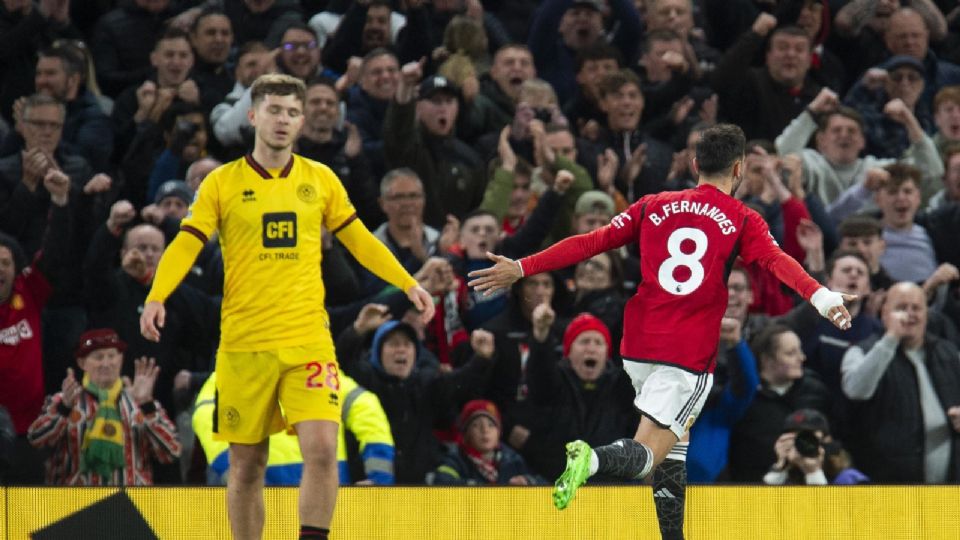 Bruno Fernandes marcó un doblete y dio una asistencia ante el Sheffield United.