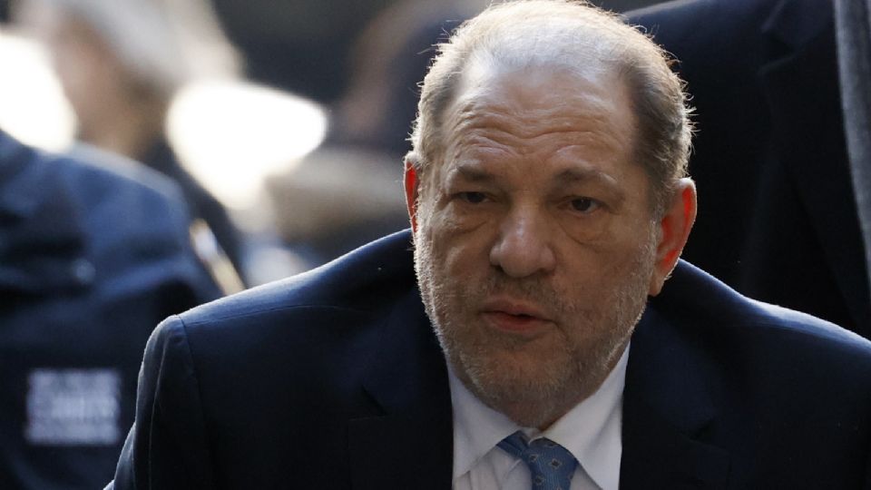 Fotografía de archivo fechada el 24 de febrero de 2020, del exproductor de Hollywood Harvey Weinstein mientras llega a la Corte Suprema