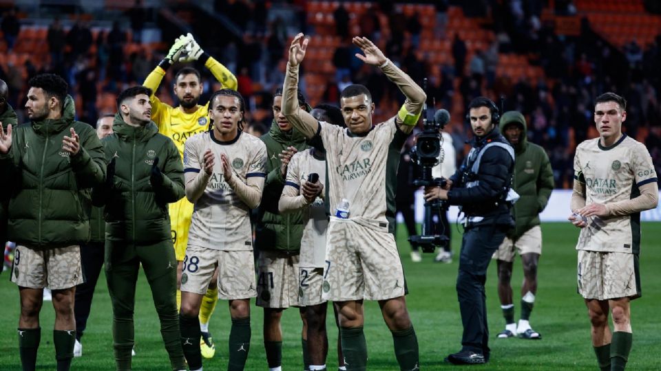 Jugadores del PSG festejando el campeonato de la Ligue 1 2024.