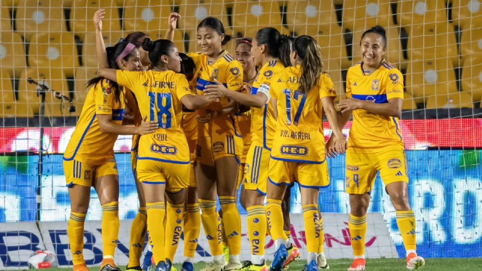 Tigres Femenil venció 3-1 a Necaxa y continúa en la cima general.