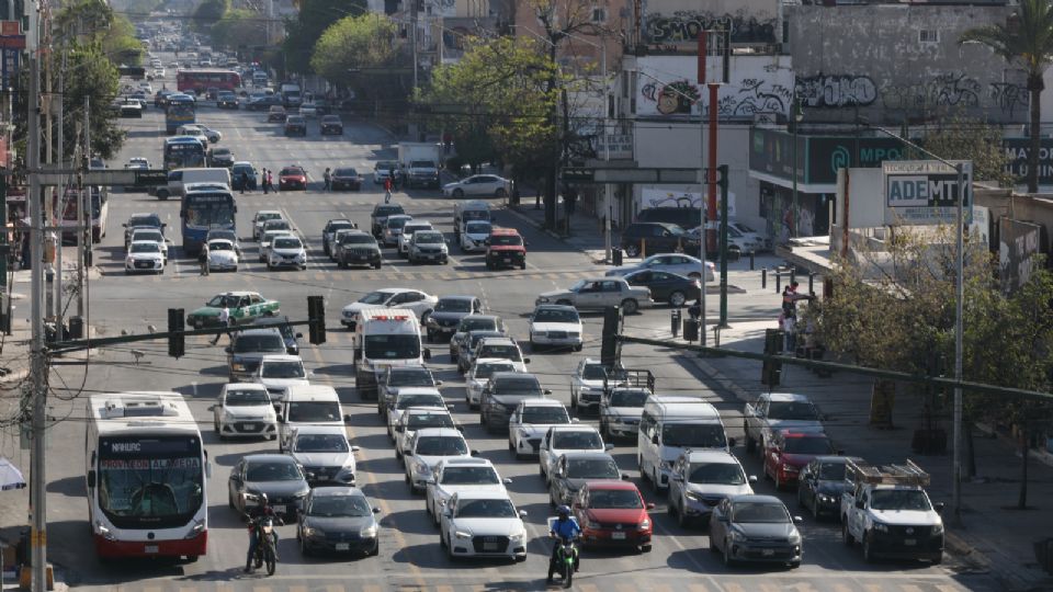 Vialidad en el centro de Monterrey.