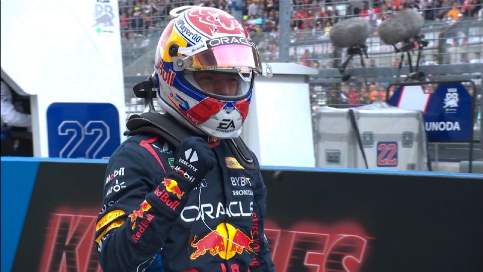 Max Verstappen celebra el haber conseguido la 'pole position' del Gran Premio de Japón