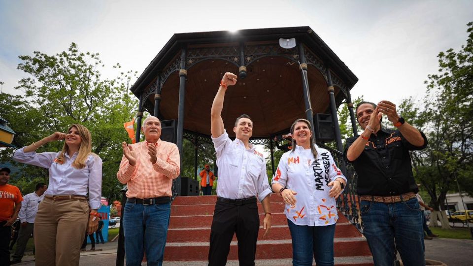 Luis Donaldo Colosio Riojas y Martha Herrera González, candidatos al senado por Movimiento Ciudadano.