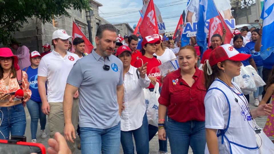 Adrián de la Garza, candidato a la alcaldía de Monterrey por la coalición 'Fuerza y Corazón X NL'.