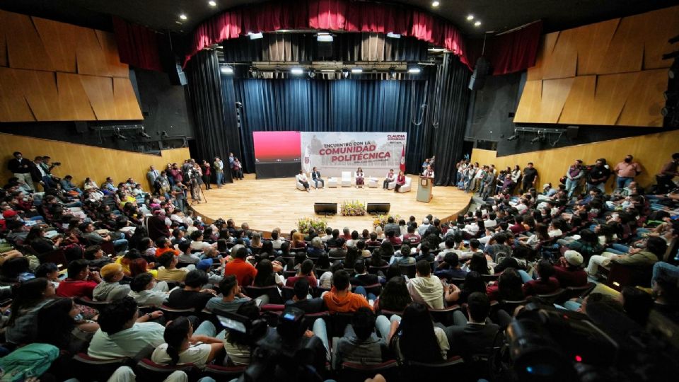 Claudia Sheinbaum presenta propuestas en el IPN.