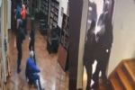 Video: Así irrumpieron policías ecuatorianos en la Embajada de México