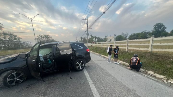 Volcadura de camioneta deja a familia lesionada en la Carretera Nacional