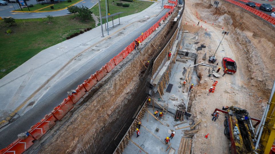 Betsabé Rocha descartó un riesgo para los ciudadanos tras el deslave en la obra del paso a desnivel en Paseo de los Leones y Puerta de Hierro.