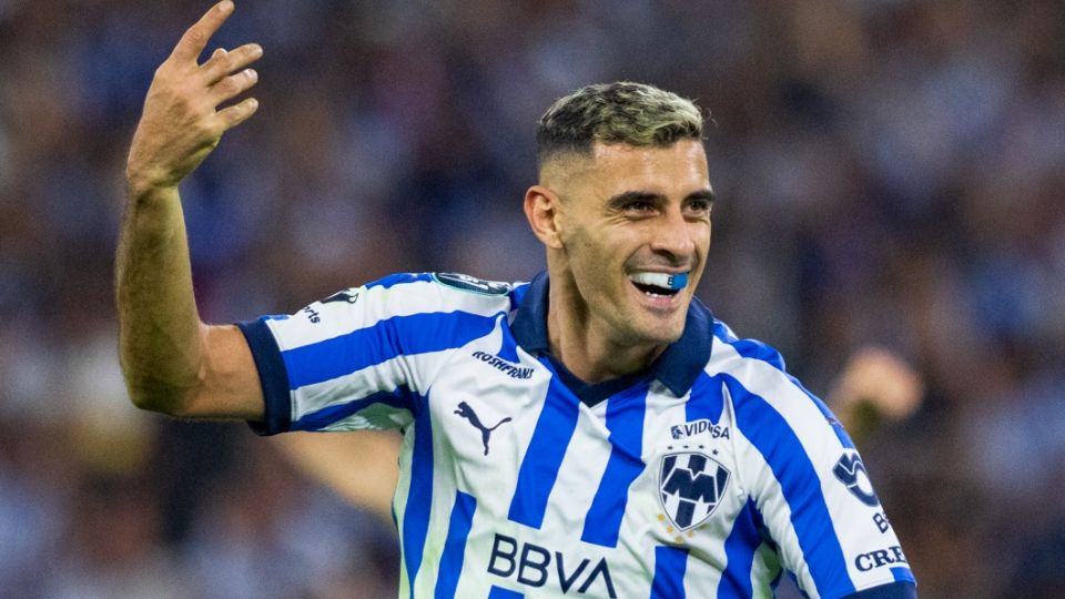 Germán Berterame festejando un gol con Rayados.