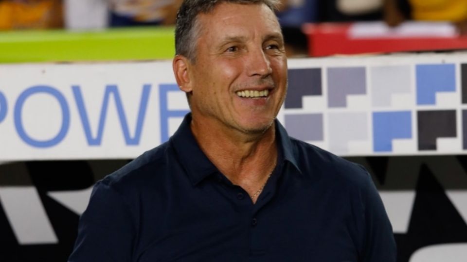 Robert Dante Siboldi, entrenador de Tigres, previo al Clásico Regio 136 en el Estadio Universitario