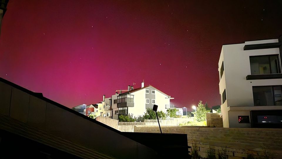 Aurora boreal en Portugal | X / @MeteoTrasMontPT