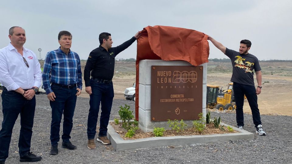 Samuel García Sepúlveda, fue el encargado de destruir los primeros escombros de la primera planta de procesamiento de reciclaje en residuos de construcción