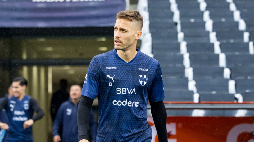 Sergio Canales salió lesionado del Clásico Regio disputado en el Estadio Universitario y era duda para el duelo de vuelta en el Estadio BBVA