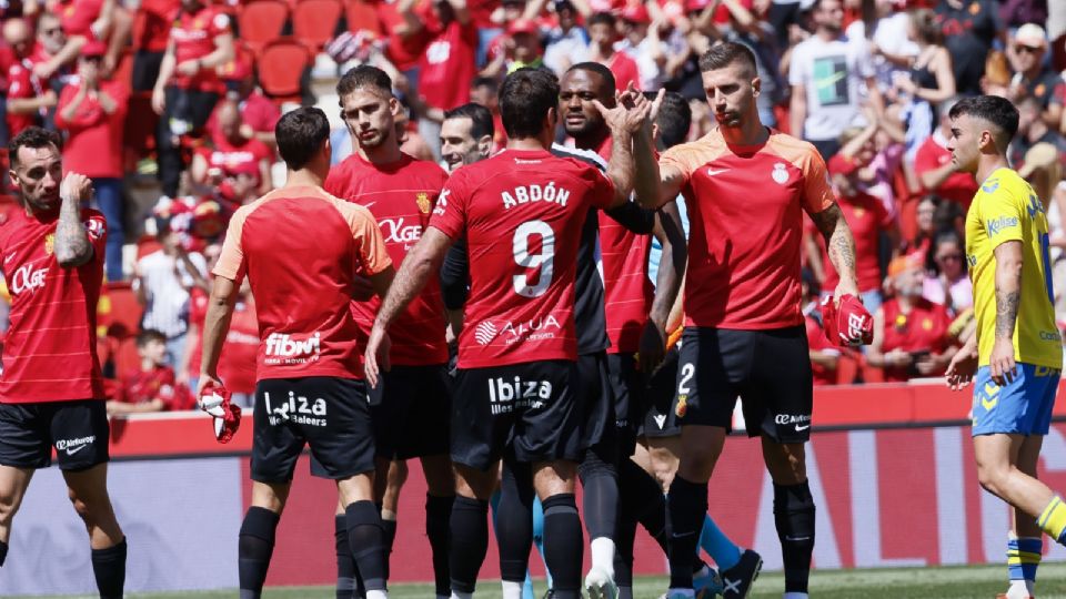 Los jugadores del Mallorca celebran su triunfo frente a Las Palmas, tras el partido de la jornada 35 de LaLiga