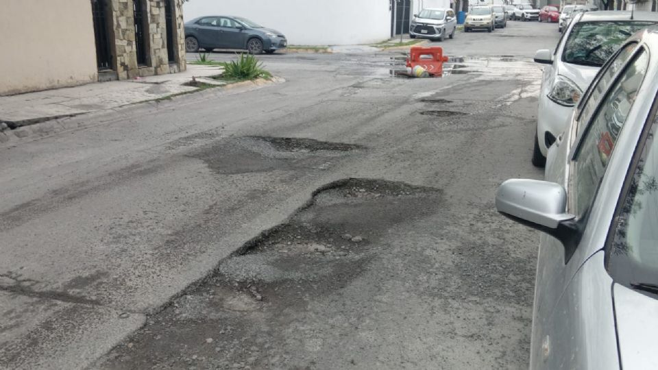 Baches en calles de Guadalupe.