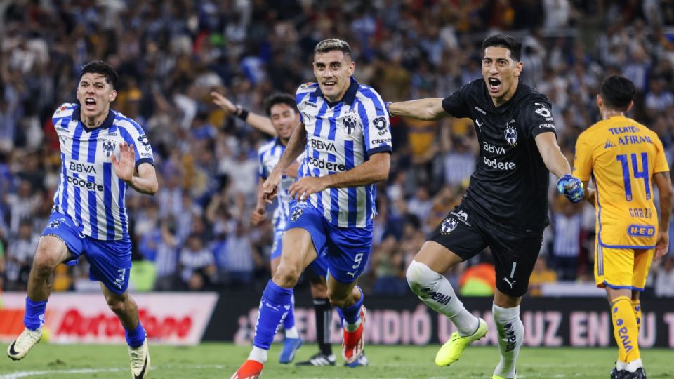 German Berterame del Monterrey festeja el tercer gol de su equipo durante el juego de la jornada 15 del Clausura 2024 de la Liga MX en el Estadio BBVA