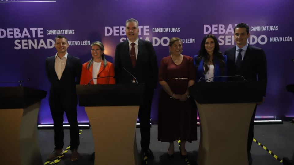 Candidatos al Senado de la República durante el debate organizado por el INE este domingo 12 de mayo.