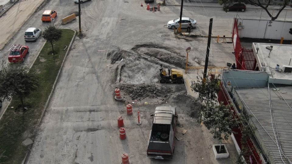 Trabajo de bacheo en el municipio de San Nicolás.