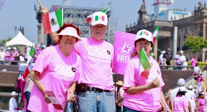 Simpatizantes de Xóchitl inician “Marea Rosa” en Monterrey