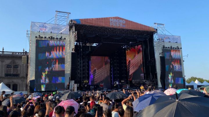 Pese al calor, regios se preparan para ver a Carin León en el Macrofest