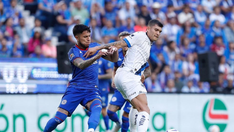 Rayados cayó con la cara al sol en Ciudad de México, pero volvió a quedarse en Semifinales pese a ganar 2-1 el partido y empate 2-2 en global contra Cruz Azul.