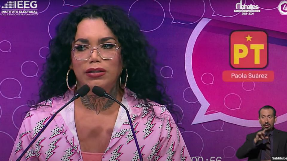 Paola Suárez durante participación en debate.