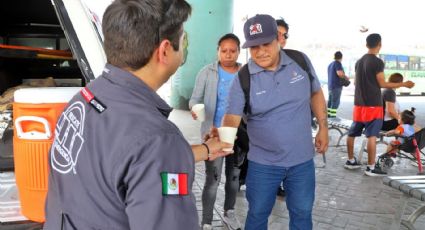 Por altas temperaturas, Protección Civil reparte bebidas hidratantes en San Pedro