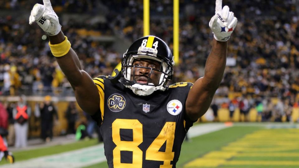 Antonio Brown forjó su carrera en la NFL con los Steelers; estuvo en Pittsburgh por ocho años, después su carrera se llenó de altibajos