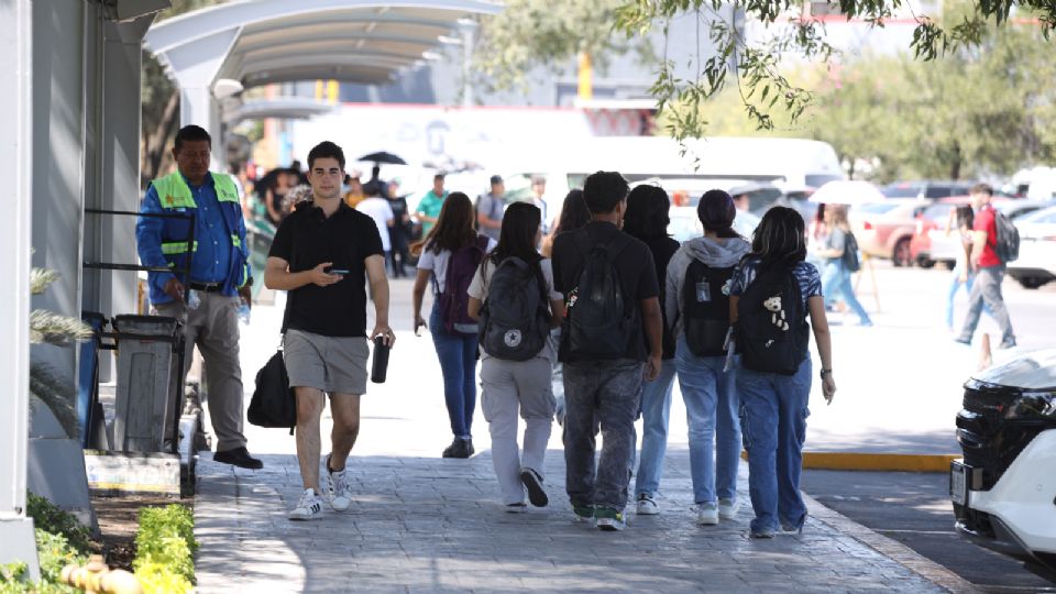 Estudiantes en la UANL.