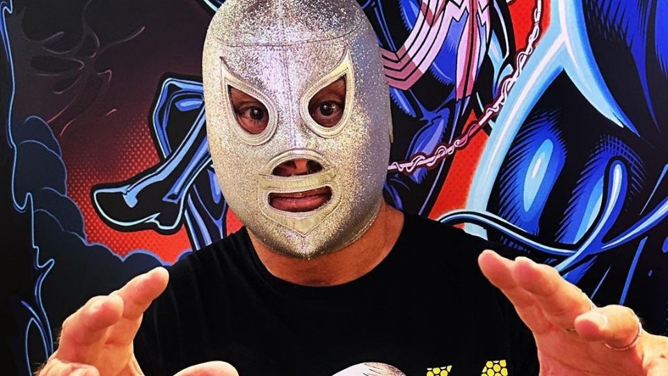 El Hijo del Santo anuncia su gira de despedida para este año.