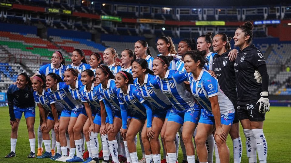 El plantel de Rayadas posando previo al partido de vuelta en el Estadio Hidalgo frente a Pachuca