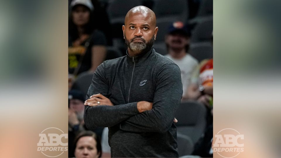 Los Cleveland Cavaliers despidieron a su entrenador, J.B. Bickerstaff.