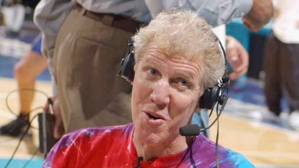 Bill Walton, doble campeón de la NBA, falleció este lunes a los 71 años, informó la NBA en un comunicado.