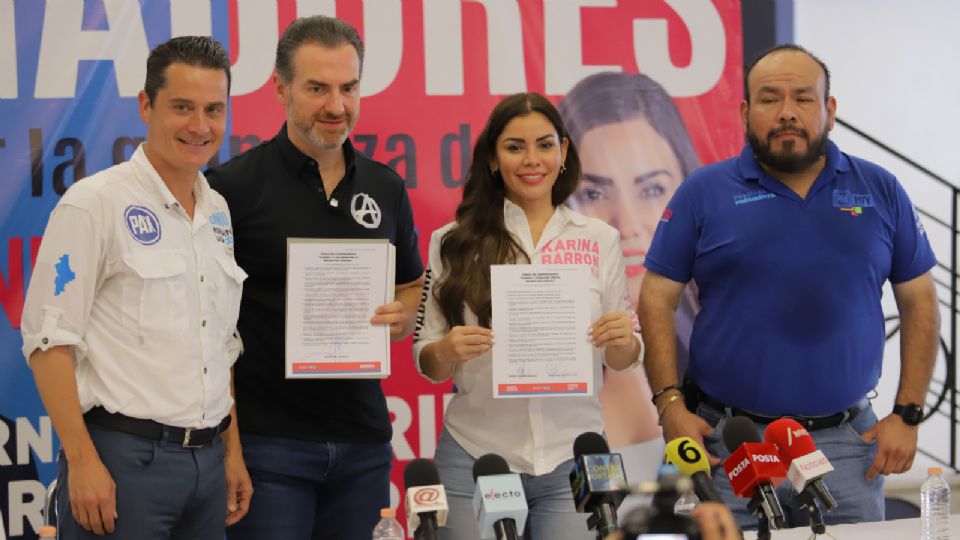 Karina Barrón y Fernando Margain, aspirantes a la Senaduría, junto a Adrián de la Garza, candidato a la alcaldía de Monterrey.