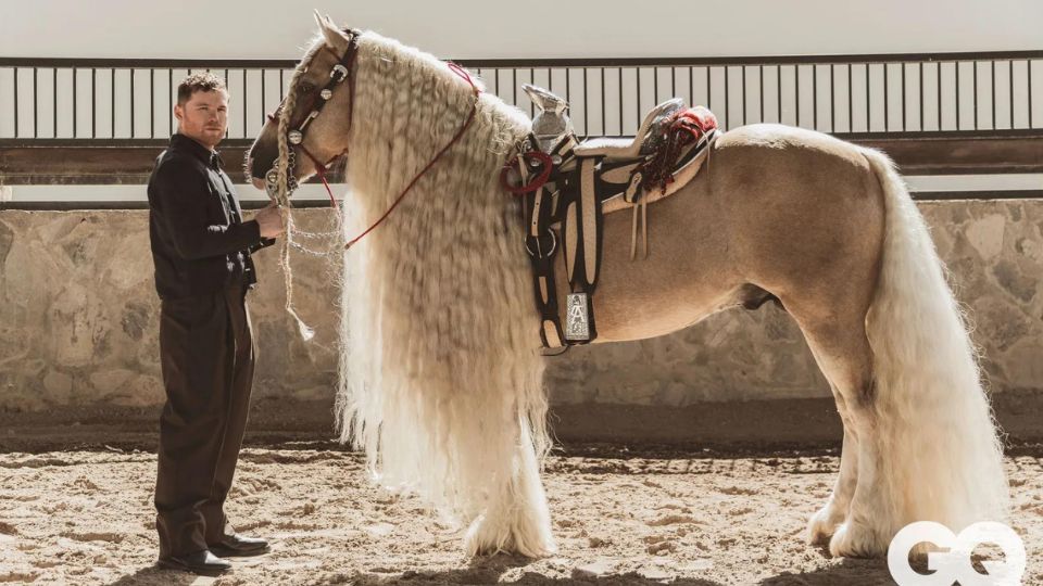 El oriundo de Guadalajara tiene excéntricos gustos como su amor por los caballos, afición a la que le dedica mucho tiempo cuando está en sus tierras tapatías.