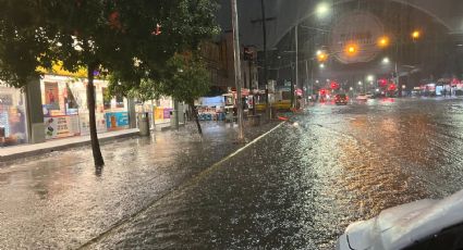 Lluvias en Nuevo León dejan postes caídos, autos varados y cortocircuitos