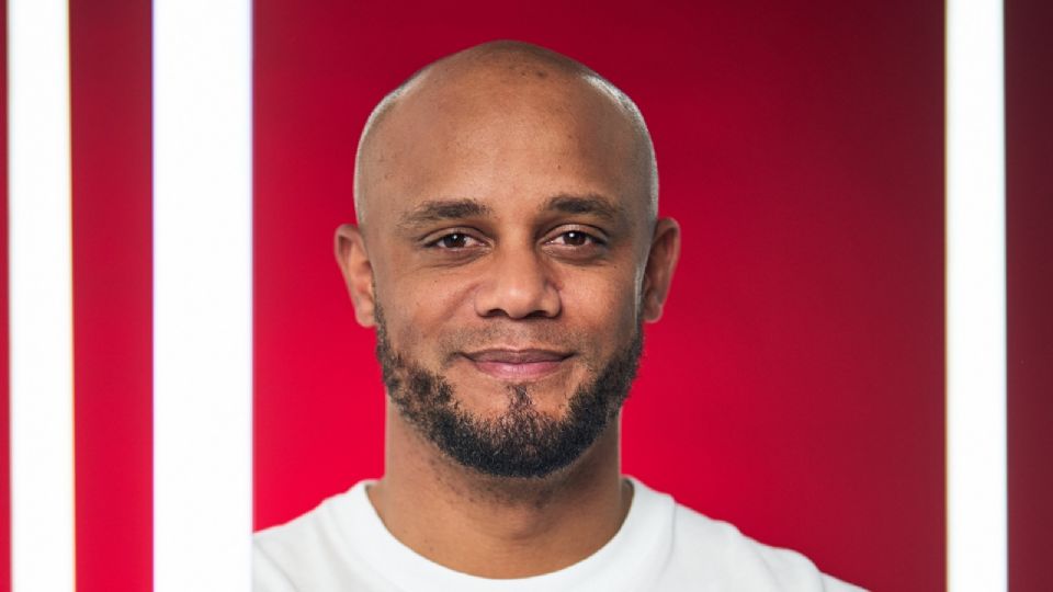 Vincent Kompany firma por tres temporadas con el Bayern Múnich y se estrena en el banquillo bávaro con el objetivo de devolver al equipo a la cima.